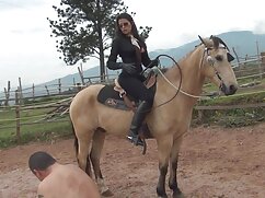Petra phim sex thủ dâm bằng tay Ngọc trai và Nicole Evans chơi với một dương vật,